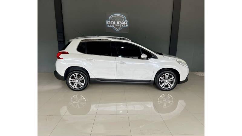 PEUGEOT - 2008 - 2016/2017 - Branca - R$ 59.000,00