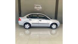 FORD - FIESTA - 2004/2005 - Prata - R$ 24.900,00